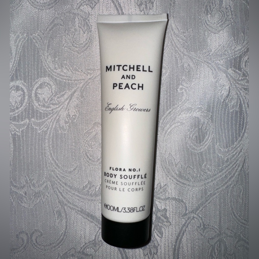MITCHELL AND PEACH
English Growers
FLORA NO.I
BODY SOUFFLÉ
100 ML / 3.38 FL.OZ. - Picture 5 of 10